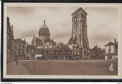 Tours - Place Chateauneuf