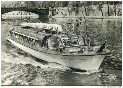 PARIS(BATEAU PENICHE)