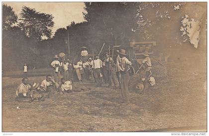 AIN  01  TREVOUX  AGRICULTURE  SCENE DE BATTAGE  CARTE PHOTO  CACHET TREVOUX