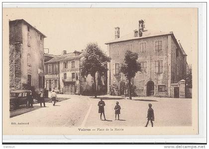 12 // VABRES, Place de la Mairie, ANIMEE