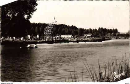 CPA VAIRES-sur-MAINE La Marne et les Bains (1298881)