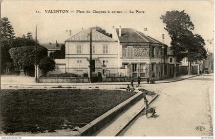 Valenton - Place du Chapeau