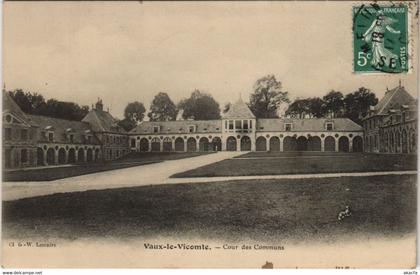 CPA VAUX-le-VICOMTE - Cour des Communs (120160)