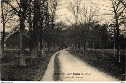 CPA VERNEUIL-sur-SEINE Avenue du Chateau (1386090)