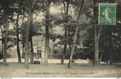 CPA VERNEUIL-sur-SEINE-La Galette dans les Bois (260300)