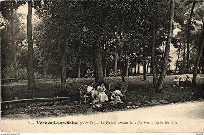 CPA VERNEUIL-sur-SEINE Le Repos davant la Galette dans les Bois (1385299)