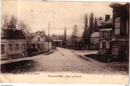 CPA VIC-SUR-AISNE Rue de Noyon (280147)