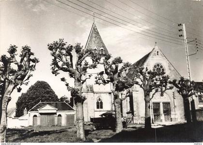 VILLEMEUX SUR EURE - l'église.