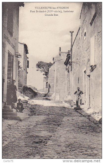 Villeneuve lès Avignon 30 - Fort Saint André - Intérieur Grande Rue