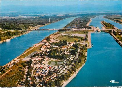 68 Vogelgrun neuf brisach vue aérienne du camping ile de rhin le grand canal d'alsace  n° 49 \MM5014