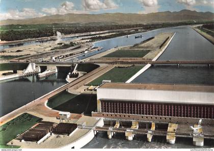 FRANCE - Barrage de Vogelgrun - à l'horizon la Forêt Noire - Vue en Avion au dessus de... - Carte Postale