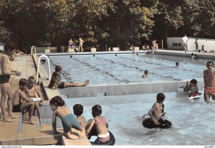 VOUILLE-la-BATAILLE - La Piscine