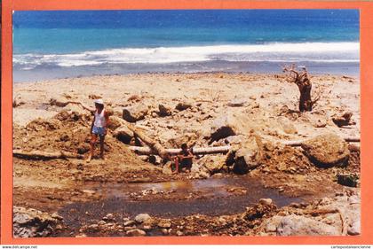 16245 / WALLIS et FUTUNA Plage après Cyclone 1990s Photographie 15x10cm