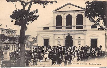 Guadeloupe - POINTE à PITRE - Sortie de Messe - Ed. Phos