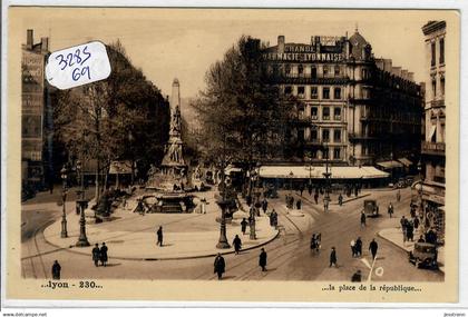 LYON 2- PLACE DE LA REPUBLIQUE