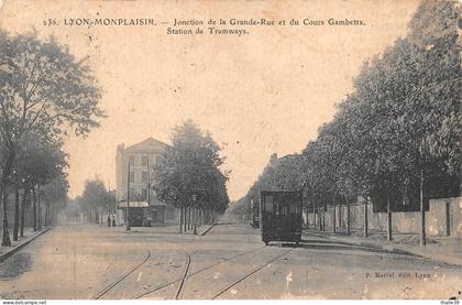 Lyon 8 Monplaisir cours Gambetta station tramways gare tramway 236 Martel