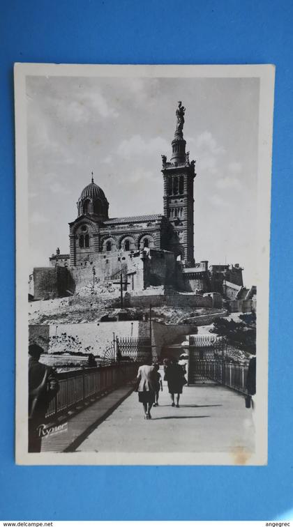 CPA  Bouches-du-Rhone - Marseille  La Basilique de Notre-Dame de la Garde