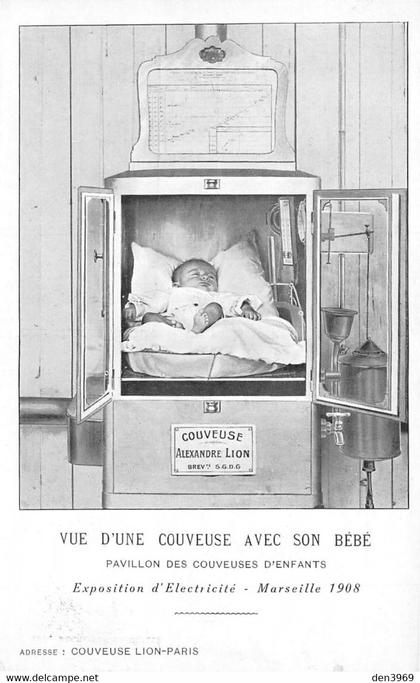 MARSEILLE 1908 - Exposition d'Electricité - Vue d'une Couveuse avec son Bébé - Alexandre Lion, Paris