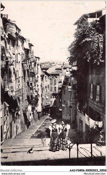 AAOP3-06-0211 - NICE - Une rue pittoresque du Vieux-Nice