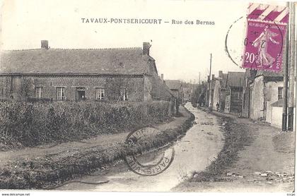 CPA Tavaux-Pontséricourt Rue des Bernas