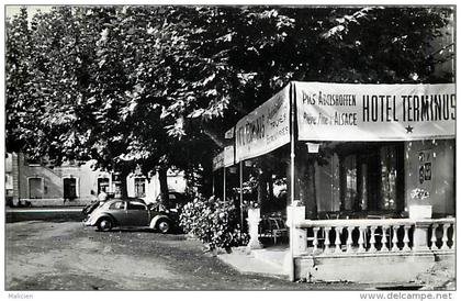 depts divers- ardeche - ref BB611 -  la levade - l hotel terminus et la gare - voiture - voitures -  carte bon etat -