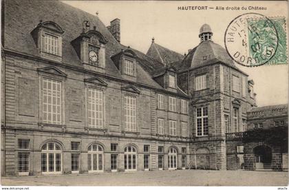 CPA Hautefort - Aile droite du Chateau (1081393)