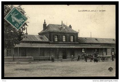 28 Loupe LA LOUPE (E-et-L) - La Gare exterieur gare attelage cheval D28D C28214C RH006301