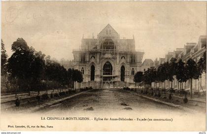 CPA AK La CHAPELLE-MONTLIGEON - Église des Ames-Délaissées - Facade (355921)