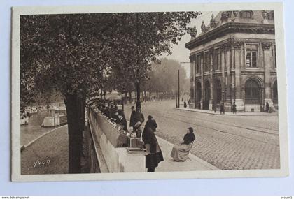 paris - les bouquinistes du quai conti - la seine et ses bords