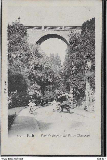 Paris - Pont de briques des Buttes Chaumont