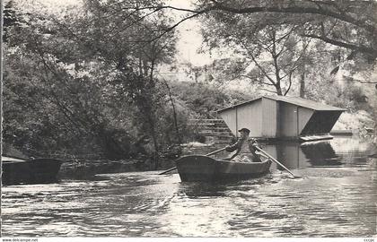 CPSM Isle-les-Villenoy Le Lavoir