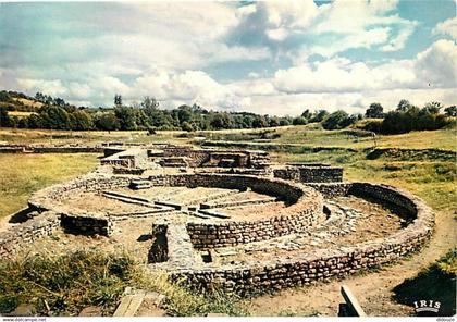 89 - Saint Père sous Vézelay - Fouilles des Fontaines salées - Les Bains des Hommes  Vestiaire des hommes  à canaux de c