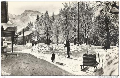 CPSM Abondance - Entrée du village en hiver