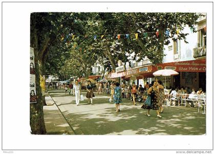 34 - AGDE - les allées - SNACK-BAR DU CENTRE chez Yvon sandwiches - animation - moto monkey honda ?