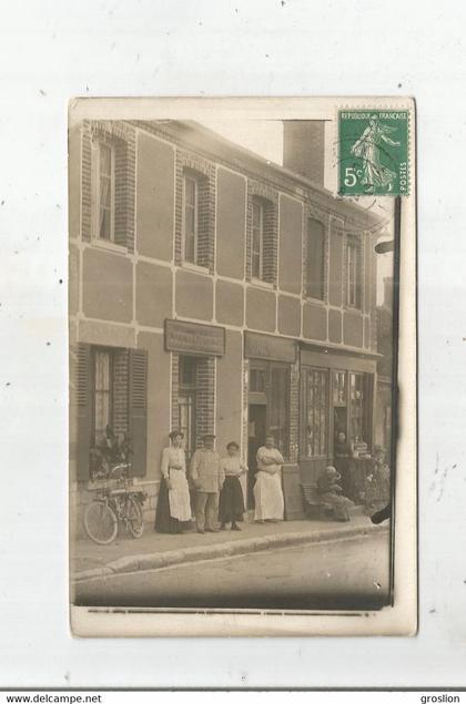 AILLANT SUR THOLON (YONNE) ? CARTE PHOTO  ANIMEE DEVANT  LE CAFE DU COMMERCE ET LA BOULANGERIE 1911