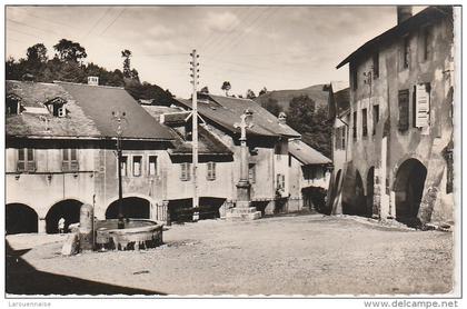 74 - ALBY SUR CHERAN - La Place du Trophée