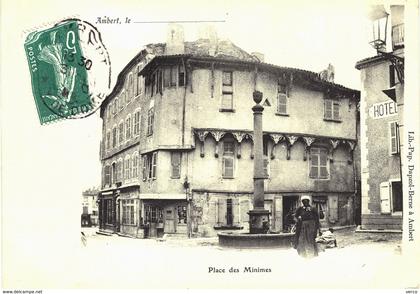 Carte postale ancienne de AMBERT - Place des minimes