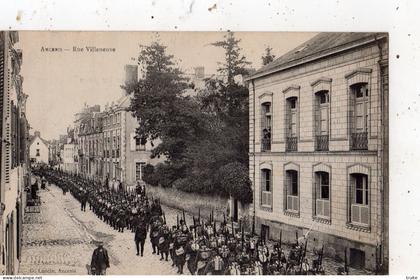 ANCENIS RUE VILLENEUVE ( PASSAGE D'UN REGIMENT )