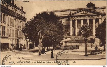 CPA Angouleme- Palais de Justice et Hotel du Palais FRANCE (1073909)