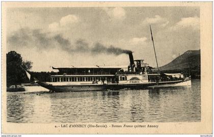 Lac d Annecy - Bateau France quittant Annecy