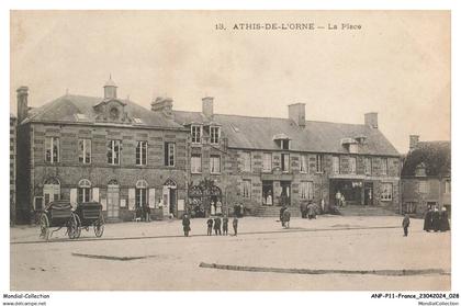 ANPP11-0840-61 - ATHIS-DE-L'ORNE - la place