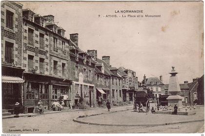 ATHIS de-l'ORNE -61- La Place et le Monument - D 2637