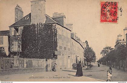 AVRANCHES (50) Le boulevard du Sud