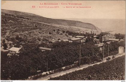 CPA BANYULS-sur-MER Route et le Sémaphore (144498)