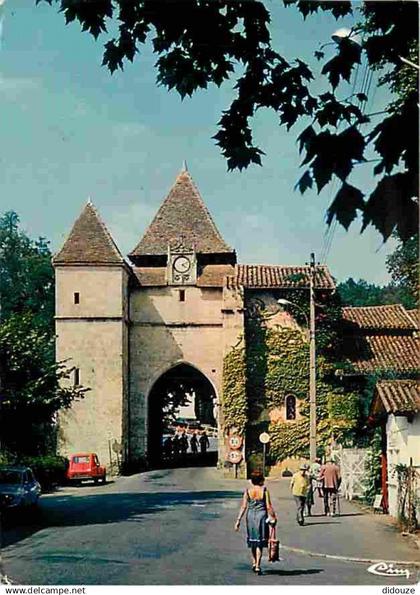 32 - Barbotan les Thermes - Le porche et l'église - Automobiles - Flamme Postale de Barbotan les Thermes - CPM - Voir Sc