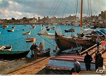 50 - Barfleur - Contre-jour sur le port - Bateaux - CPM - Voir Scans Recto-Verso