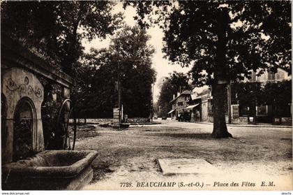 CPA BEAUCHAMP - Place des Fetes (107743)