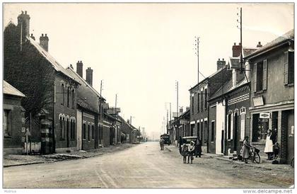 BEUVRAIGNES - Grand'rue.