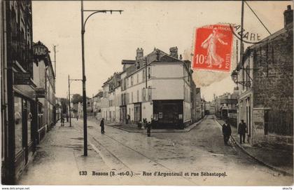 CPA Bezons - Rue d'Argenteuil et rue Sébastopol (44850)