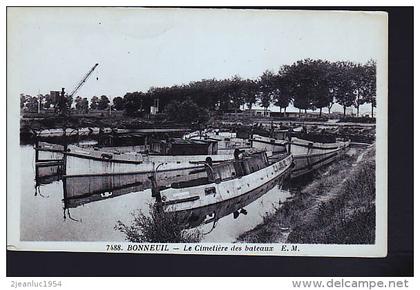 BONNEUIL SUR MARNE CIMETIERE BATEAUX